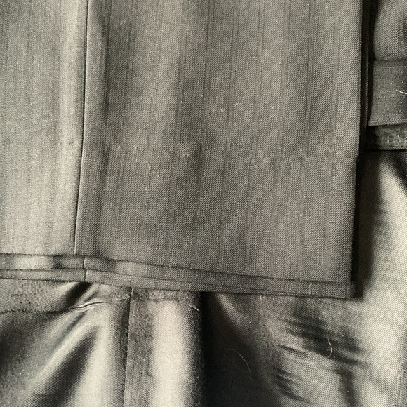 Men’s Van Heusen suit. 48R - Picture 4 of 5